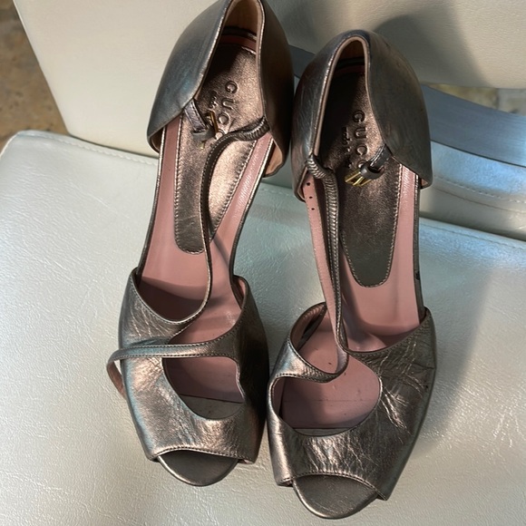 Metallic Gucci stilettos - Picture 1 of 4
